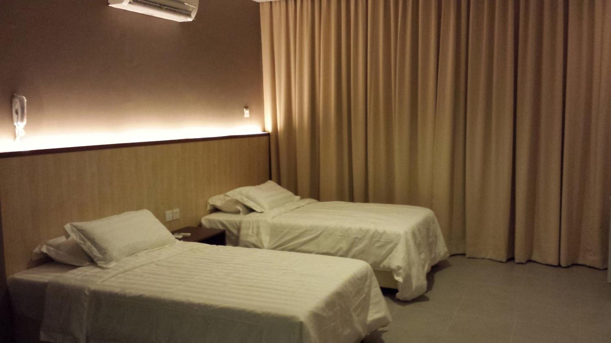 Tribeca Suites Кучинг Екстериор снимка
