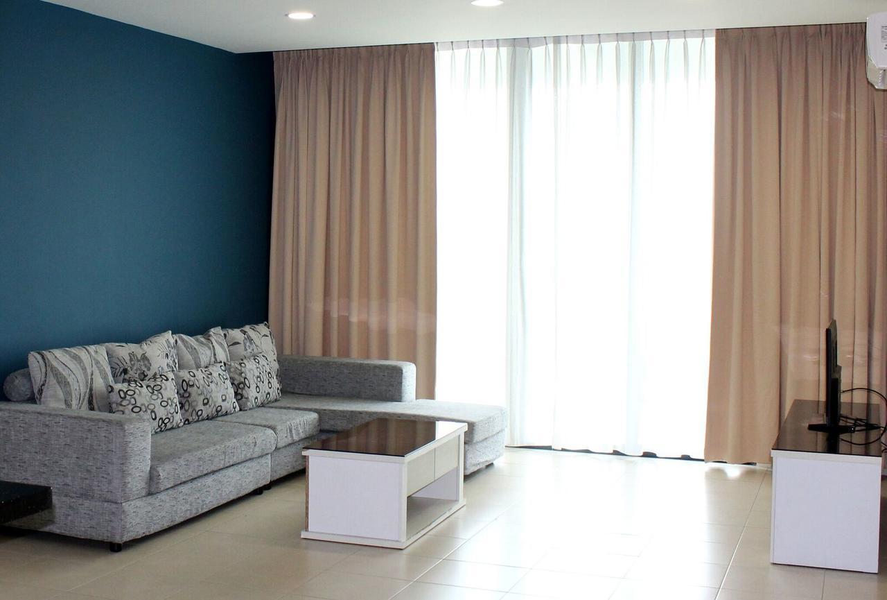 Tribeca Suites Кучинг Екстериор снимка