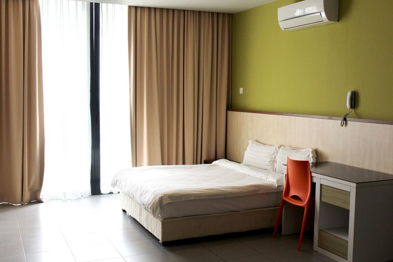 Tribeca Suites Кучинг Екстериор снимка