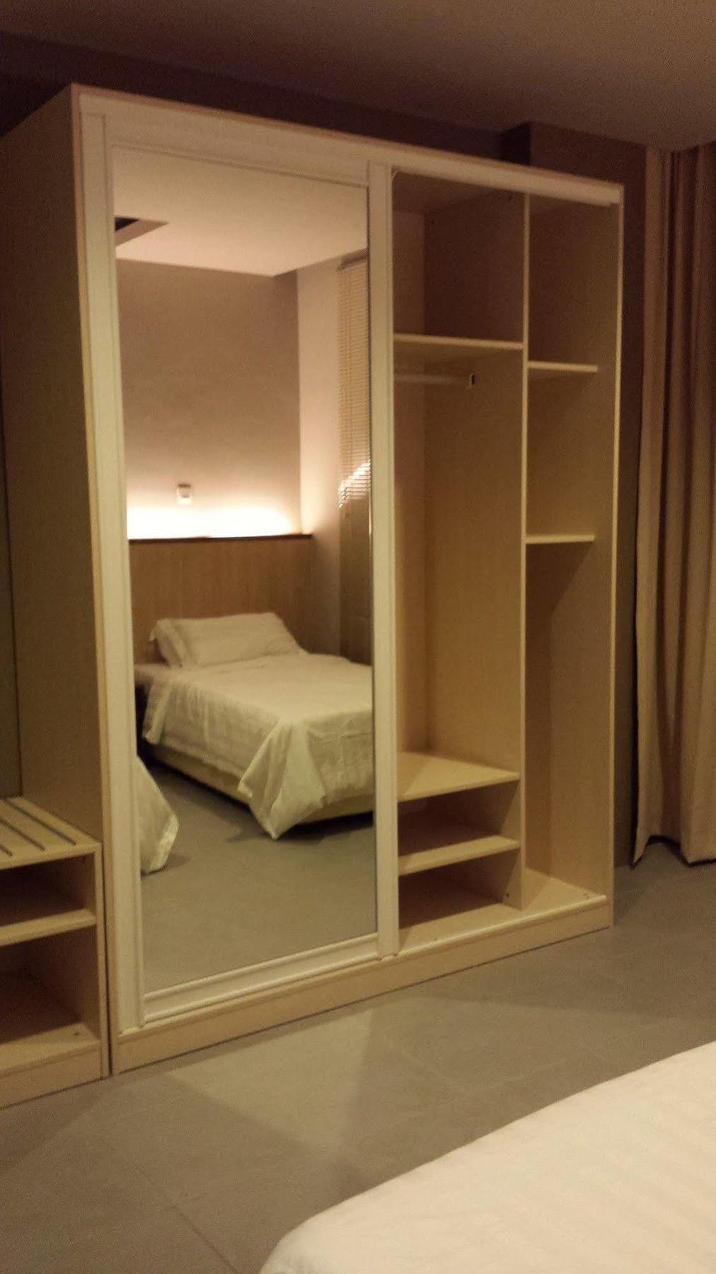 Tribeca Suites Кучинг Екстериор снимка