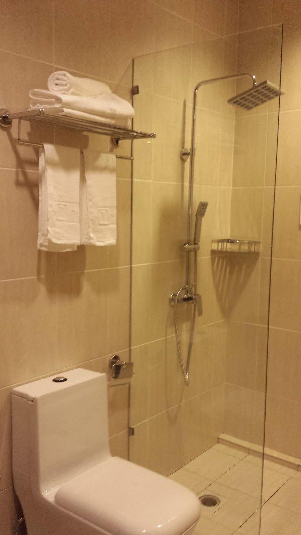 Tribeca Suites Кучинг Екстериор снимка