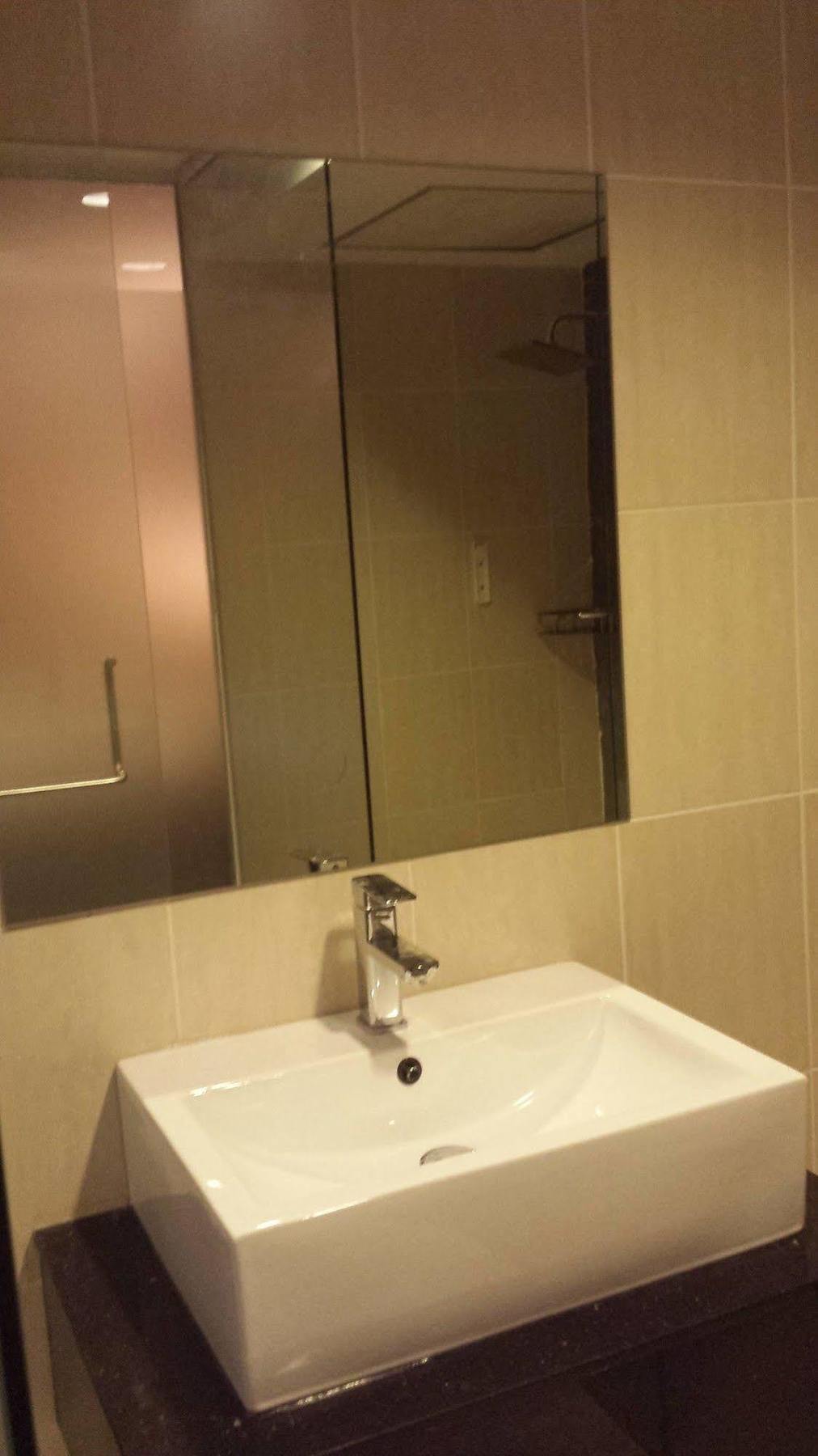 Tribeca Suites Кучинг Екстериор снимка
